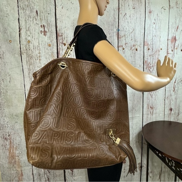 Louis Vuitton Paris Souple Whisper PM Chocolate Embossed leather bag limited - Picture 1 of 16